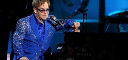 Элтон Джон поддержал права секс-меньшинств в России