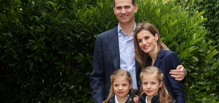 Король Испании отрекся от престола в пользу сына принца Фелипе