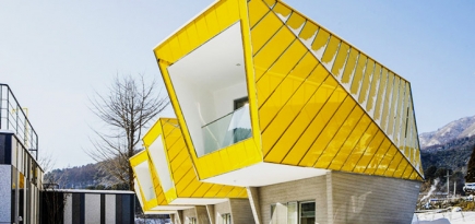 Асимметричные желтые резиденции в пригороде Сеула