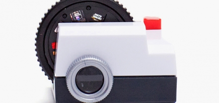 Instagram-проектор от Opening Ceremony и Projecteo