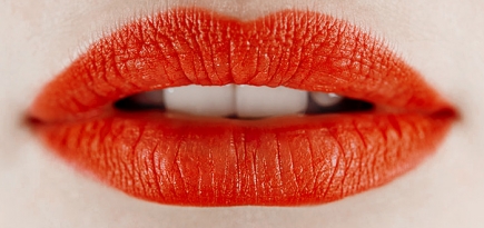 Тенденция: оранжевая помада