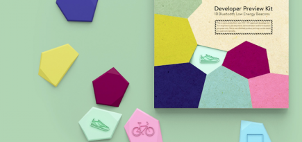 Мини-маячки Estimote Stickers для подключения любых предметов к Сети