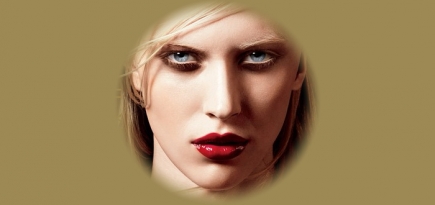 Джулиана Шуриг стала лицом коллекции Prabal Guring х M.A.C