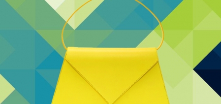 Объект желания: сумка-конверт Triangle от Loewe