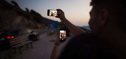 Исследование: публикация селфи делает людей счастливее