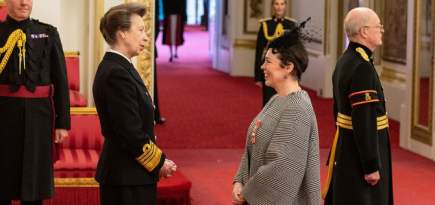 Оливия Колман получила орден Британской империи за роль в сериале «Корона»