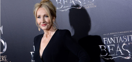 Пользователи Twitter массово желают смерти Джоан Роулинг. Они ввели хештег #RIPJKRowling
