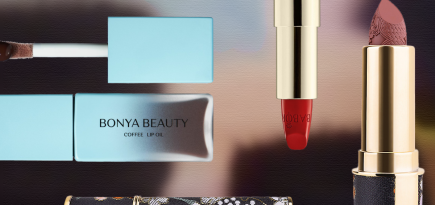 В кофейном, темно-вишневом и цвете спелой клюквы: помады, масла и блески для губ на осень 2025