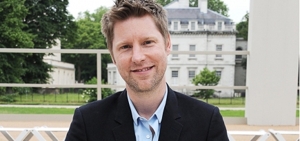 Инвесторы Burberry проголосовали против сверхдоходов Кристофера Бейли