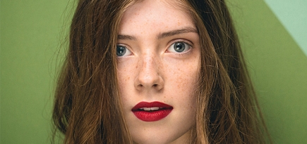 Красота в деталях: образ с показа Burberry Prorsum