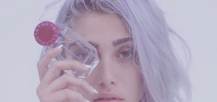 Grimes и дочь Мадонны Лола Леон в рекламе парфюма Stella McCartney