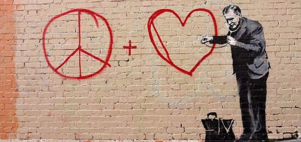 Стало известно, кто скрывается под псевдонимом Бэнкси. Или нет?