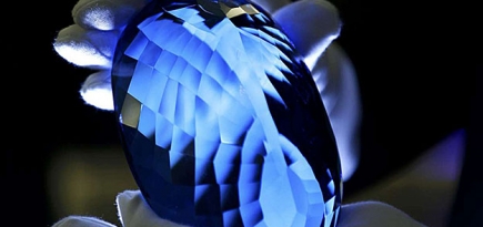 В Лондоне покажут самый большой голубой топаз в мире