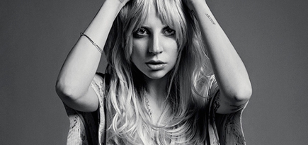 Леди Гага отрицает свое участие в фильме о Дайон Уорвик