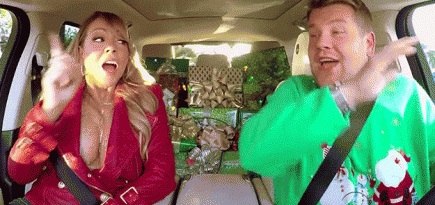 Адель, Элтон Джон, Леди Гага и другие звезды в рождественском выпуске Carpool Karaoke
