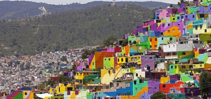 Сила искусства: как мексиканские дома превратились в радугу