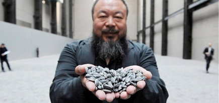 Опальному художнику Ай Вэйвэю вернули паспорт