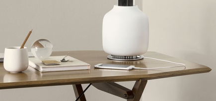 Новинка с iSaloni, которая и светит, и заряжает телефон