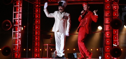 Битва стереотипов и немного абсурда: \"19.14\" на сцене МХТ имени Чехова