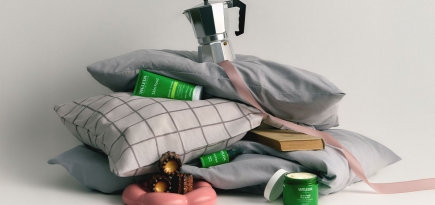 Что положить в косметичку: 8 уходовых средств на все случаи жизни