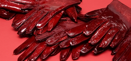 Studio Toogood создали провокационную инсталляцию в бутике Hermès