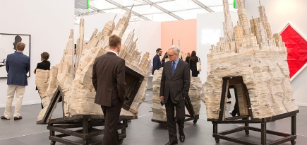 Обзор Buro24/7: Третья ярмарка современного искусства Frieze NY