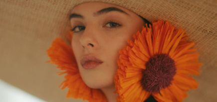 Дева Кассель в роли Анжелики Седары на первых кадрах сериала Netflix «Леопард»