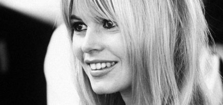 Тенденция: свободная укладка с челкой