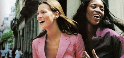 Наоми Кэмпбелл выпустит три книги и станет модным дизайнером