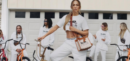 Дженнифер Лопес катается на байке в новой кампании Coach