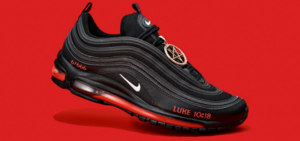 Nike добился судебного запрета на продажу «кроссовок Сатаны»