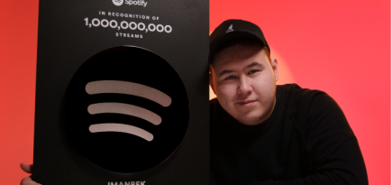Imanbek получил награду за миллиард прослушиваний на Spotify