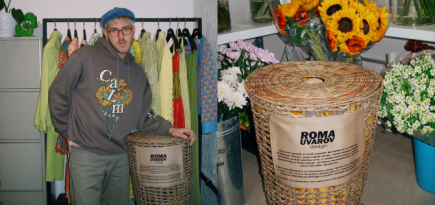 Дизайнер Рома Уваров начинает сбор пряжи и трикотажных вещей для переработки