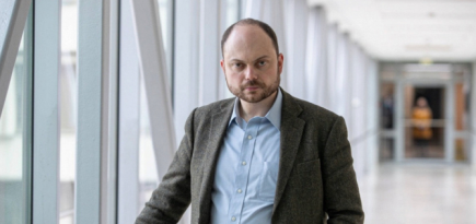 Владимир Кара-Мурза* получил премию немецкого фонда Axel Springer Stiftung