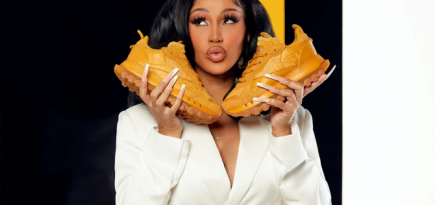 Cardi B и Reebok выпустили кроссовки Classic Leather в золотом цвете