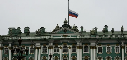 Эрмитаж получил официальную жалобу на обнаженные скульптуры