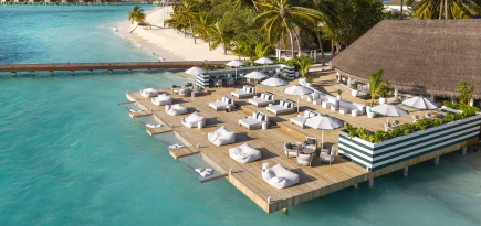 В отеле Sun Siyam Vilu Reef открылся обновленный бар Nautilus Bar