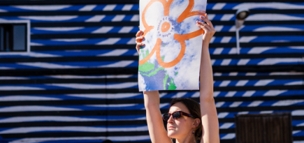 Онлайн-магазин постеров pstr. выпустил благотворительный дроп