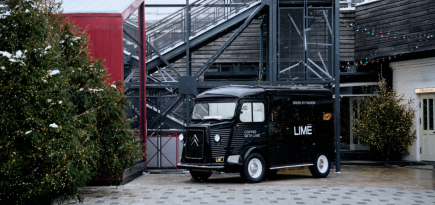 Трак Limé переместился на каток бара «Стрелка»