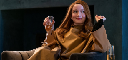 Netflix выпустил первый тизер сериала «Изобретая Анну» с Джулией Гарнер в главной роли