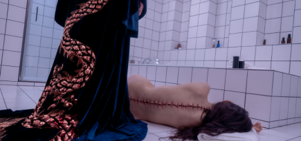 Вышел российский трейлер фильма «Субстанция» с Деми Мур и Маргарет Куолли