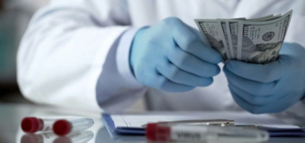 Главы Moderna и BioNTech стали долларовыми миллиардерами после начала вакцинации от COVID-19