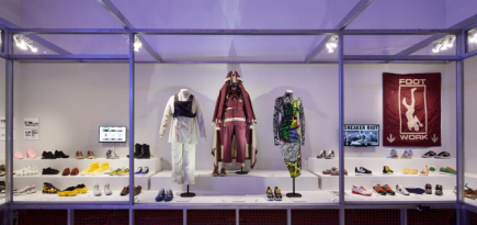 Музей дизайна в Лондоне открыл выставку кроссовок «Sneakers Unboxed: Studio to Street»