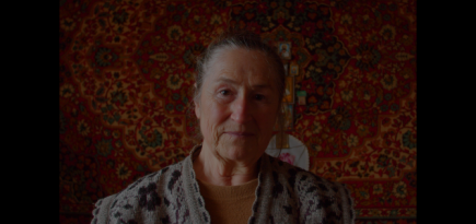 Медиахудожник Brickspacer создал NFT-полотно из вещей подопечных проекта «Помощь»