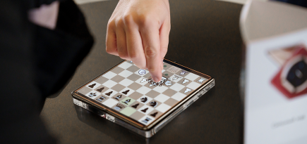 HUAWEI провел турнир по игре в шахматы на смартфонах Mate X7