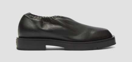 Givenchy представил новую пару кожаных лоферов