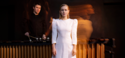 «Яндекс Афиша» проведет показ спектакля «Эбеновая кожа» с Юлией Пересильд