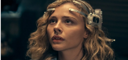 Хлоя Грейс Морец отправляется в будущее в трейлере «Периферийных устройств»