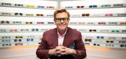 Элтон Джон выпустил первую коллекцию очков