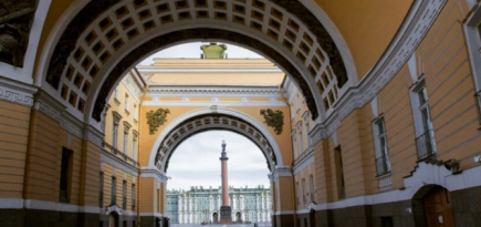 Руководство Эрмитажа выступило против фан-зоны Евро на Дворцовой площади